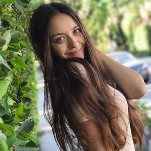 Meet your Posher, Mila